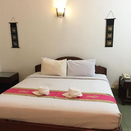 Central Night Hotel Siem Reap Exterior foto