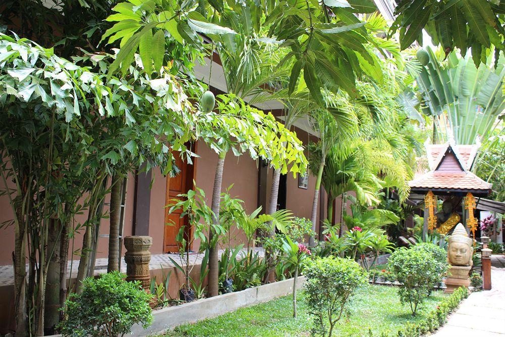 Central Night Hotel Siem Reap Exterior foto