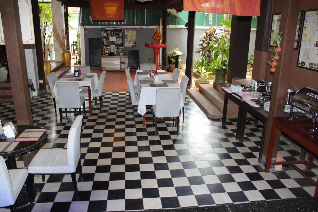 Central Night Hotel Siem Reap Exterior foto