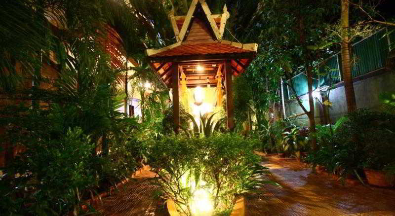 Central Night Hotel Siem Reap Exterior foto