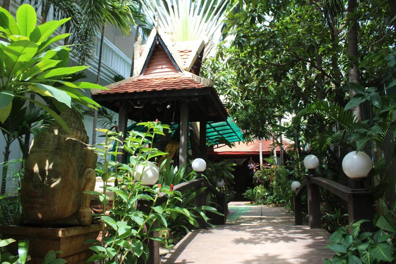 Central Night Hotel Siem Reap Exterior foto
