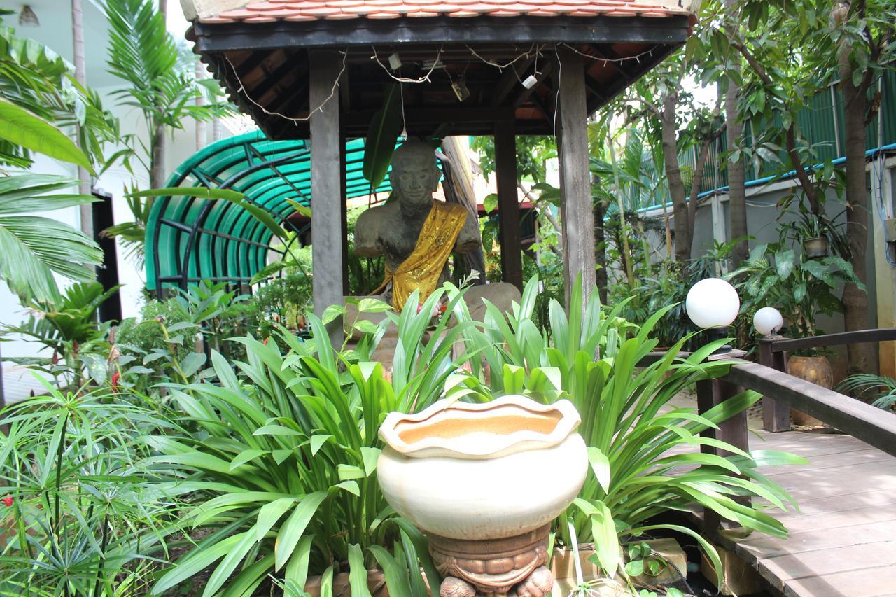 Central Night Hotel Siem Reap Exterior foto