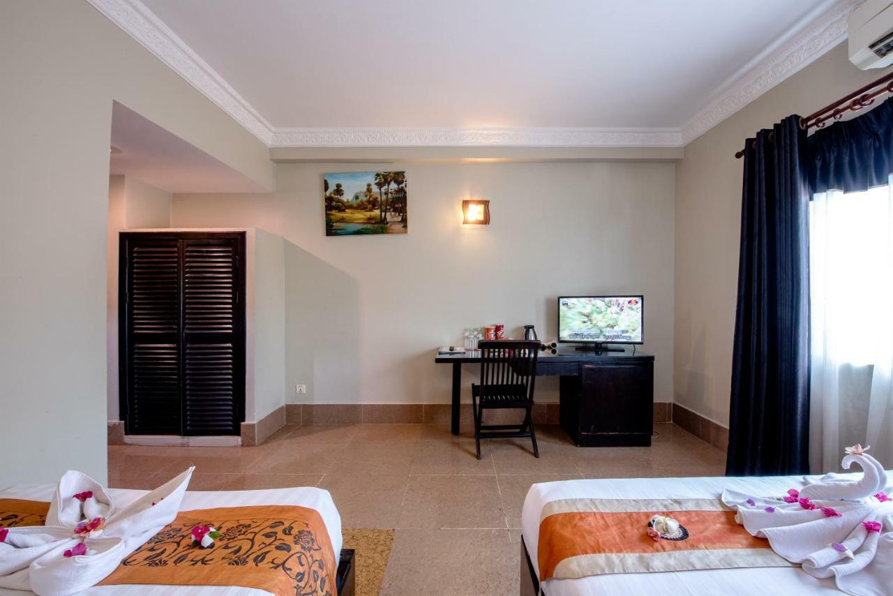 Central Night Hotel Siem Reap Exterior foto